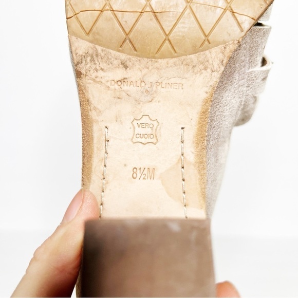 Donald Pliner Kasia Metallic Open Toe Cutout Heel Booties Size 8.5 Women’s - Picture 4 of 8